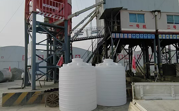 镜铁区立式运输桶交付案例｜全新PE材质 · 多行业适配 · 批量稳定供应